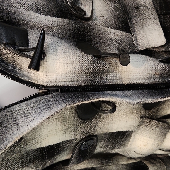 LAST Kiss Flannel Faux Fur Trimmed Hooded Jacket - Picture 5 of 9